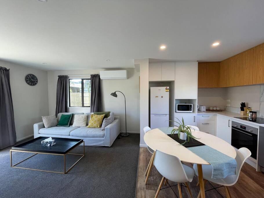 Peaceful 2Bed2Bath With Parking Close To Colombo St Christchurch Exterior foto